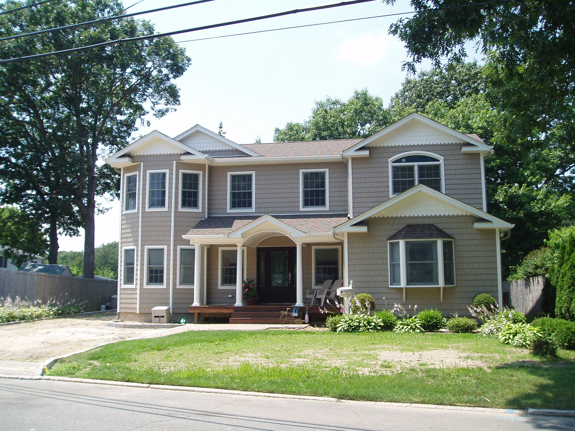 Long Island Home with Mother-Daughter Extension